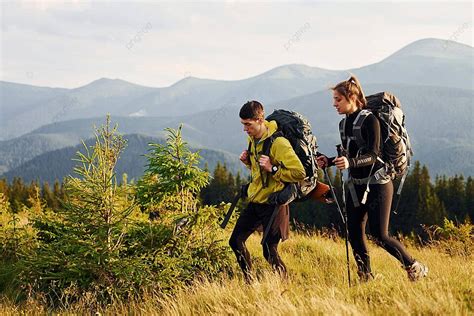  Lonely Mountains Downhill: Trải nghiệm cảm giác phiêu lưu xuống dốc núi bằng xe đạp leo núi